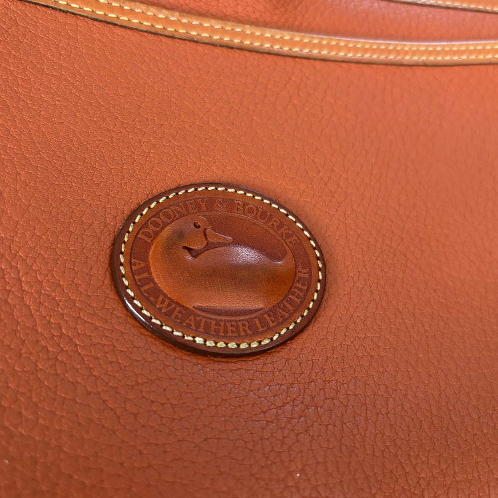 Dooney & Bourke bag - vintage in beautiful cognac leather. EUC. - Picture 2 of 14